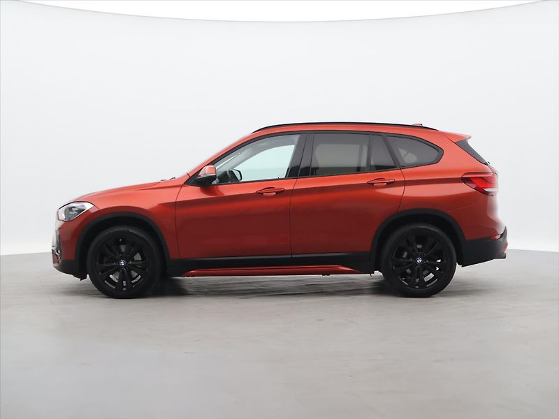 BMW X1 2,0 20d 140kW xD Aut. CZ DPH - fotka 4 z 34