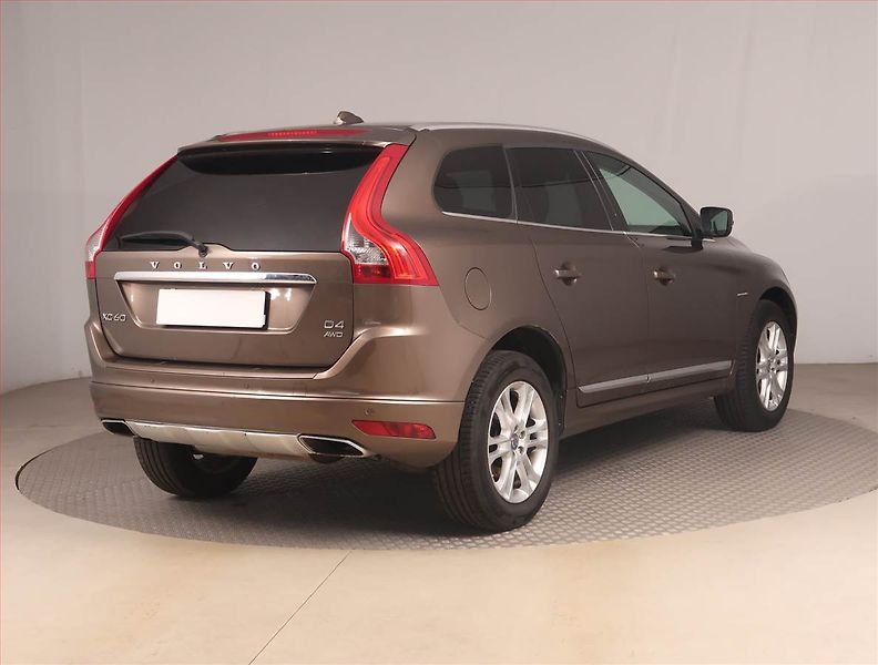 Volvo XC60 (2014) D4, 4X4, Automat, Kůže - fotka 5 z 17