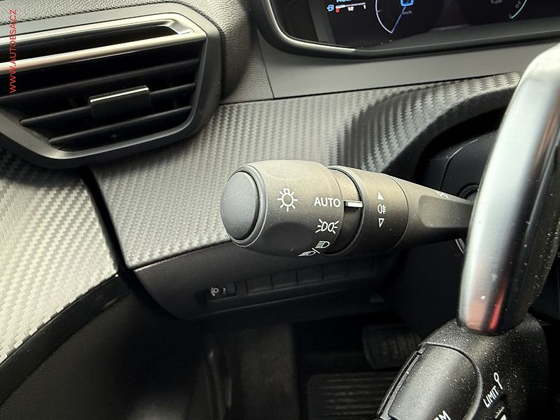 Peugeot 208 (2025) 1.2PT, 1.maj,ČR, AT, LED - fotka 12 z 22