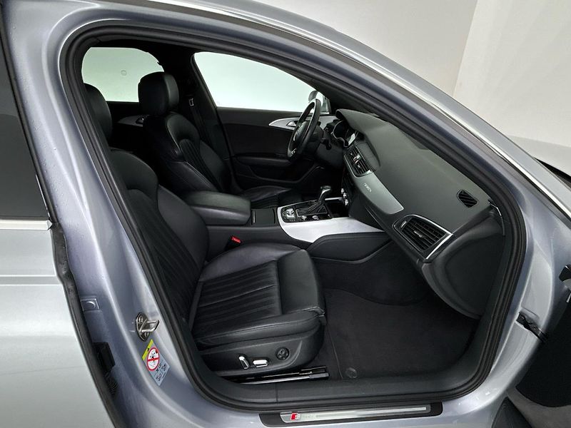 Audi A6 quattro S tronic - fotka 9 z 29