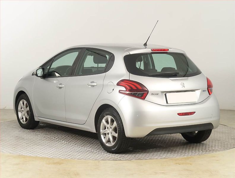Peugeot 208 (2017) 1.2 PureTech, Tempomat - fotka 4 z 16