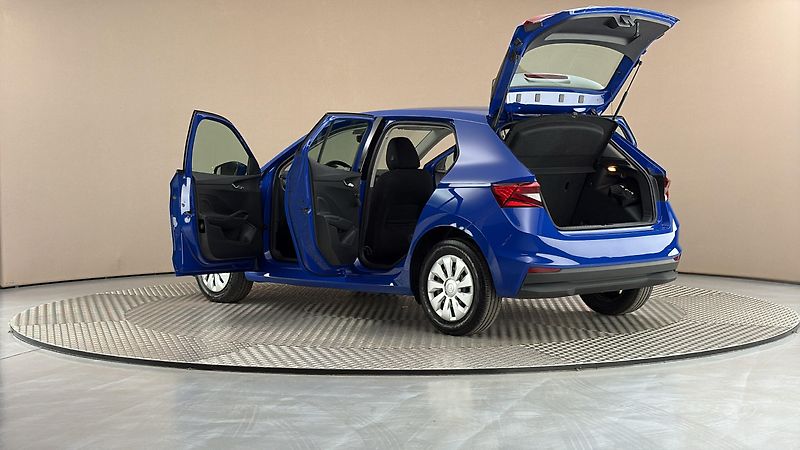 Škoda Fabia 1.0 TSI DSG Ambition - fotka 7 z 23