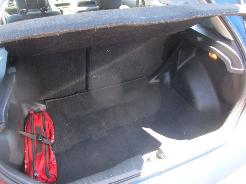 Honda Civic (2004) 1,4i - fotka 6 z 8