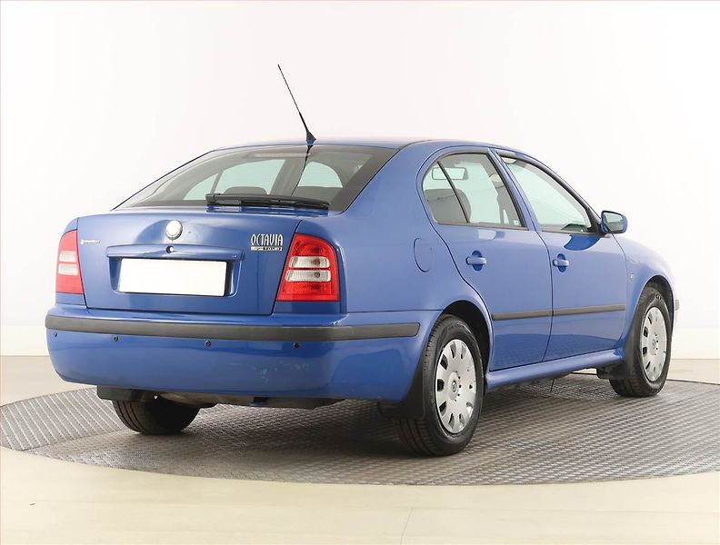 Škoda Octavia (2009) 1.9 TDI , ČR,1.maj - fotka 5 z 15