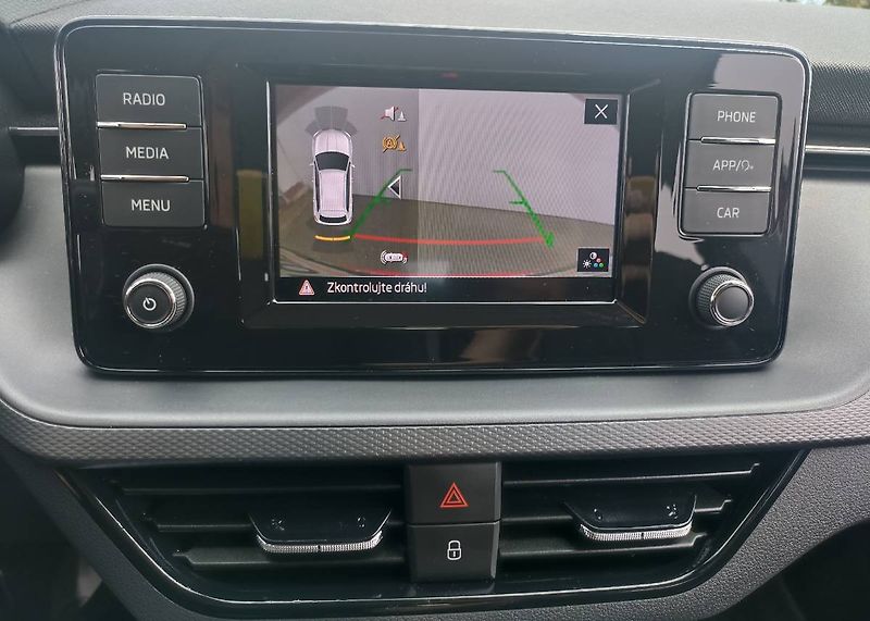 Škoda Kamiq (2021) 1.5 TSI 110kW tažné LED manuál - fotka 13 z 35