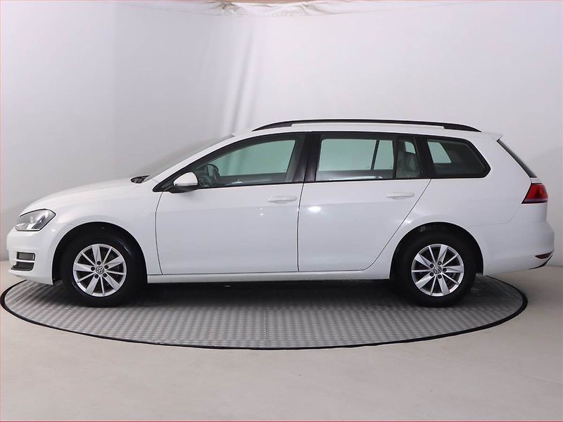 Volkswagen Golf (2015) 1.6 TDI, Tempomat - fotka 3 z 17