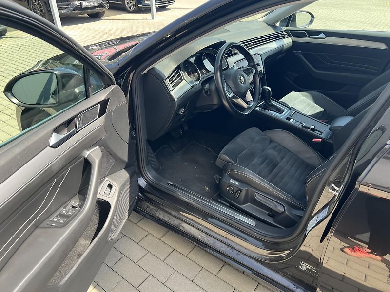 Volkswagen Passat (2020) 2.0TDi*140kW*DSG*ACC - fotka 9 z 32