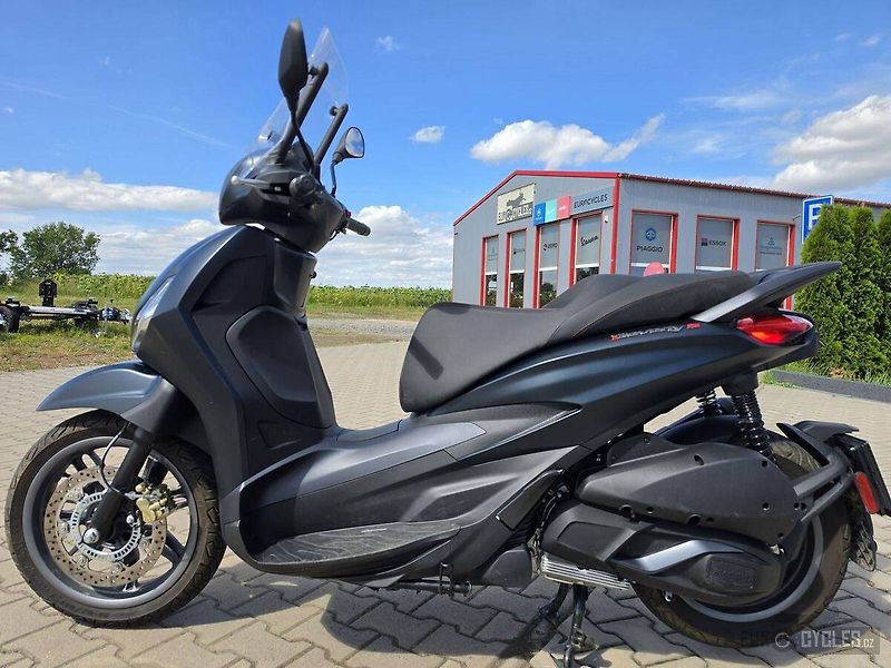Piaggio Beverly 300 S (2025) - fotka 2 z 20