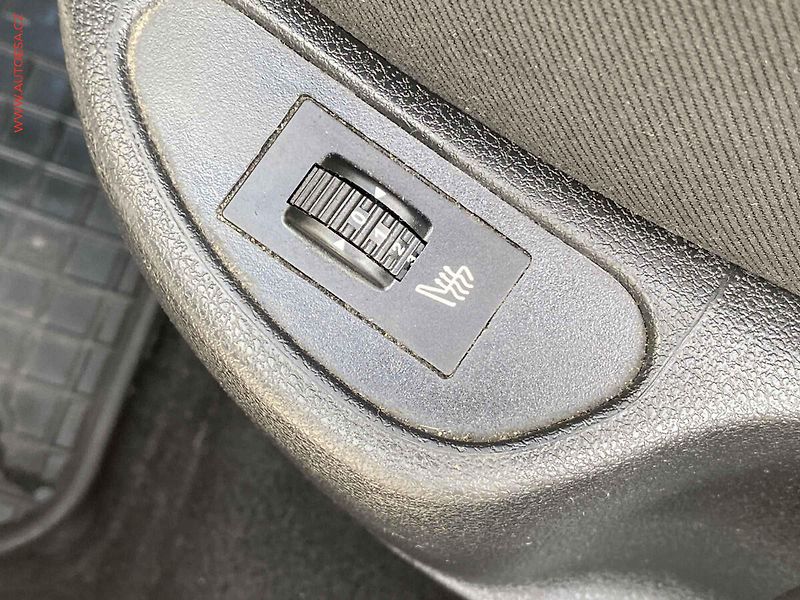 Peugeot 308 (2013) 1.4i 16V, ČR, Access - fotka 17 z 18