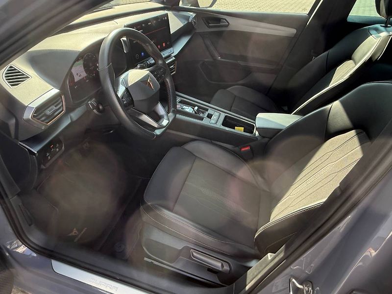 Cupra Leon (2023) 1.5 eTSI  DSG 150k - fotka 37 z 38