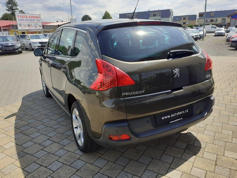 Peugeot 3008 (2010) 1.6 i 88 kW - fotka 5 z 26