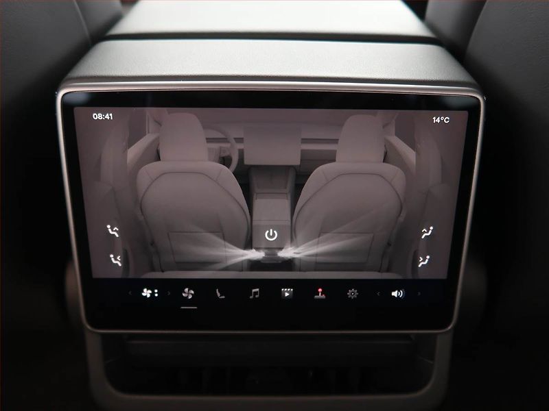 Tesla Model 3 (2024) Standard Range LFP, SoH 96% - fotka 22 z 27