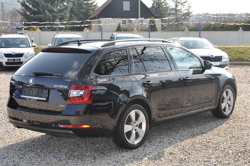 Škoda Octavia 2.0TDi 110kW 4x4 KOMBI A/T - fotka 3 z 25