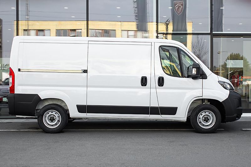 Peugeot Boxer (2026) 2,2 Furgon 3000 L2H1 MAN  užit - fotka 4 z 14