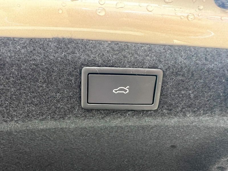 Škoda Octavia Top Selection 1,5 TSI 110 KW D - fotka 25 z 26