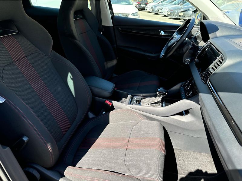 Škoda Karoq 1.5 TSI DSG Style - fotka 16 z 22