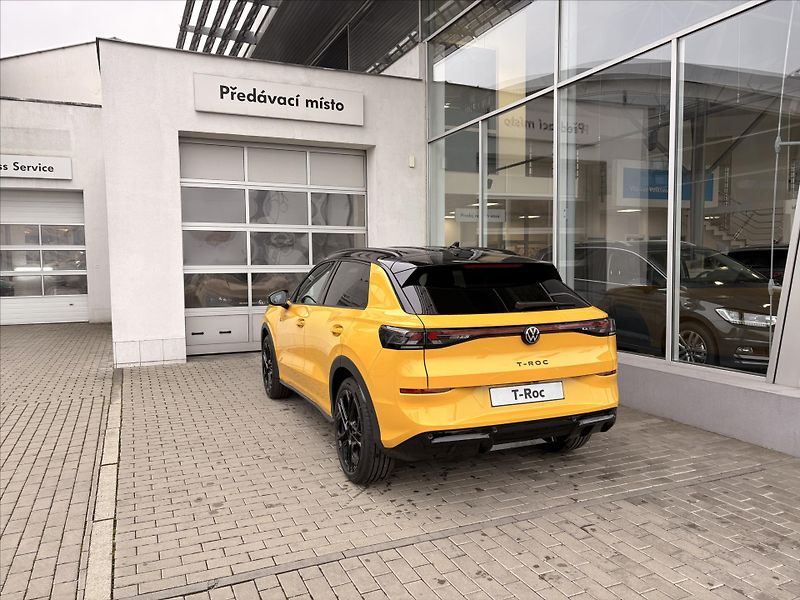 Volkswagen T-Roc 1,5 eTSI 110 kW 7DSG  R-Line - fotka 8 z 17