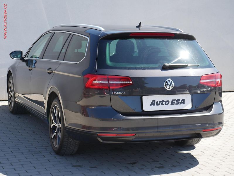 Volkswagen Passat (2019) 1.6 TDi, Comfortline, DSG - fotka 6 z 21