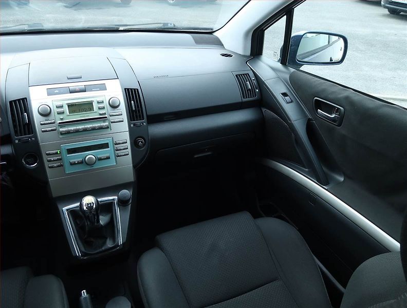 Toyota Corolla Verso (2004) 1.8, po STK, servisované - fotka 8 z 16