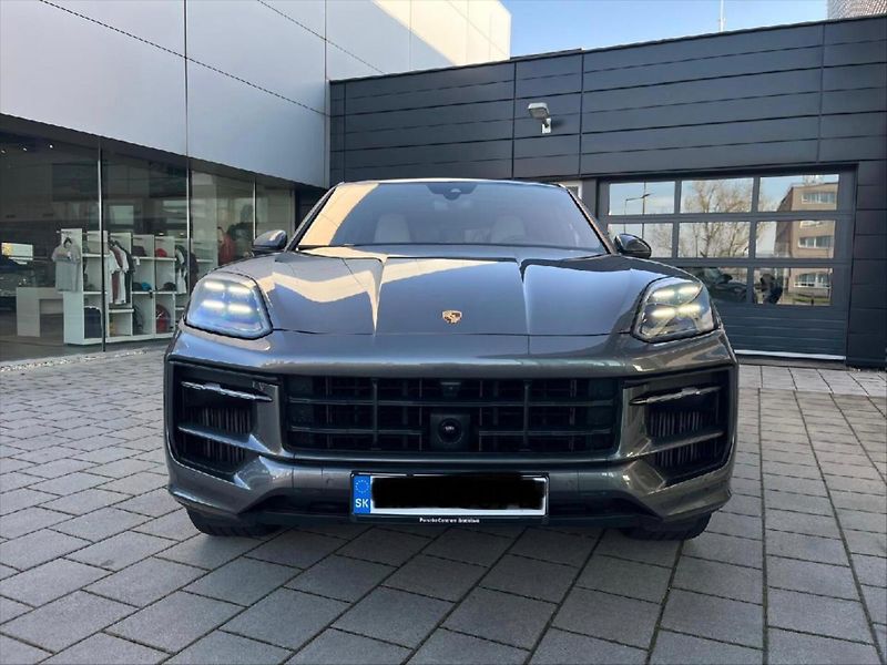 Porsche Cayenne 4,0   V8 S Coupe - fotka 15 z 17