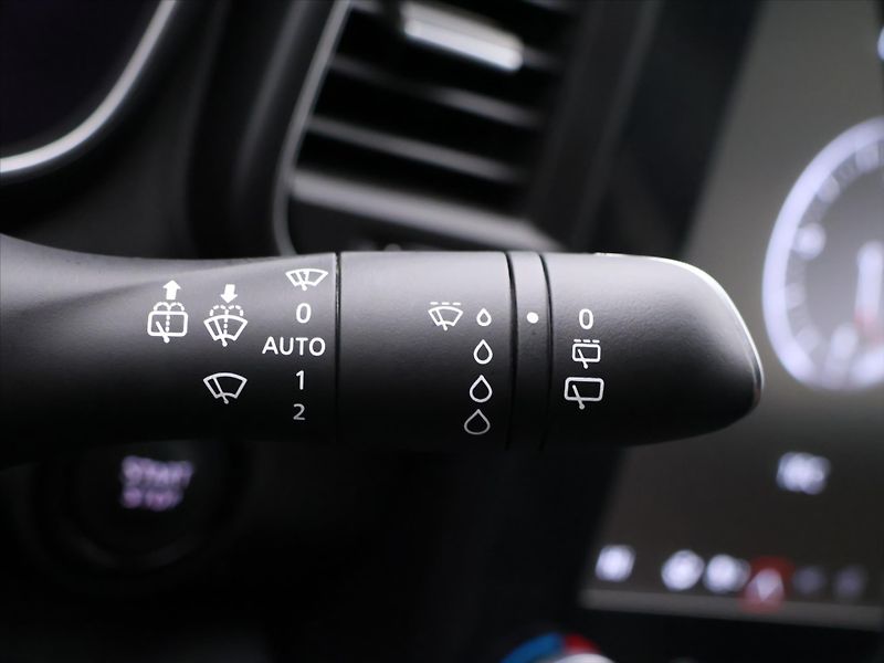 Renault Koleos 2,0 dCi 140kW Initale Paris 4x - fotka 21 z 34