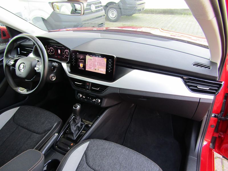 Škoda Kamiq Style 1.0 TSI /85kW 7st.aut.DS - fotka 22 z 30