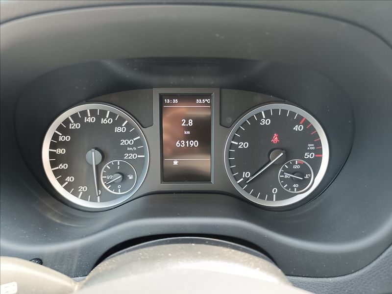 Mercedes-Benz Vito 1,6 111 CDi Nosnost 1050kg - fotka 16 z 23