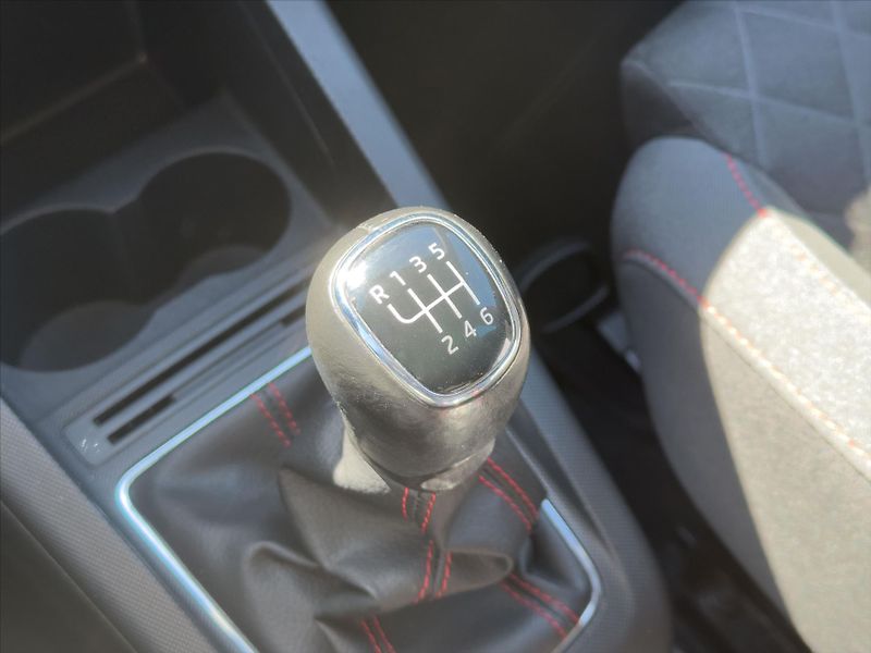 Škoda Fabia 1,0 TSI 81kW CZ Monte Carlo - fotka 27 z 36