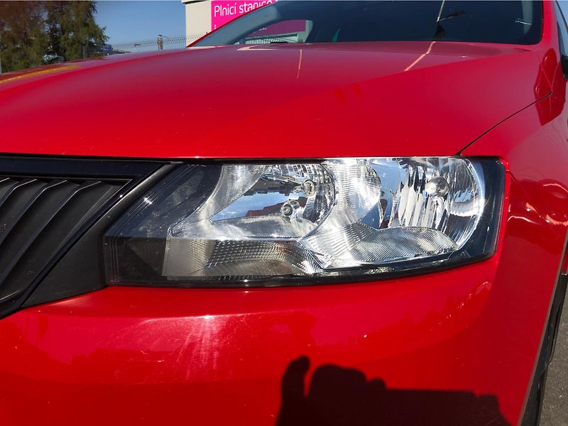 Škoda Rapid Ambition 1.2 TSI /66kW - fotka 24 z 27