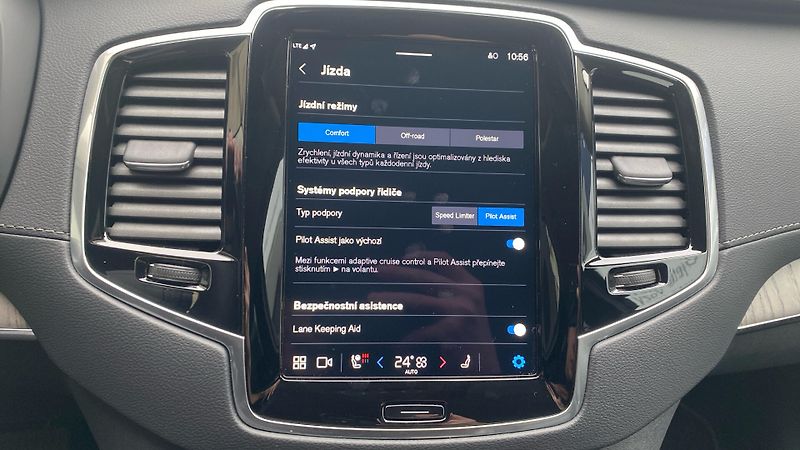 Volvo XC90 PLUS BRIGHT, B5 AWD, 173+10 kW - fotka 17 z 33