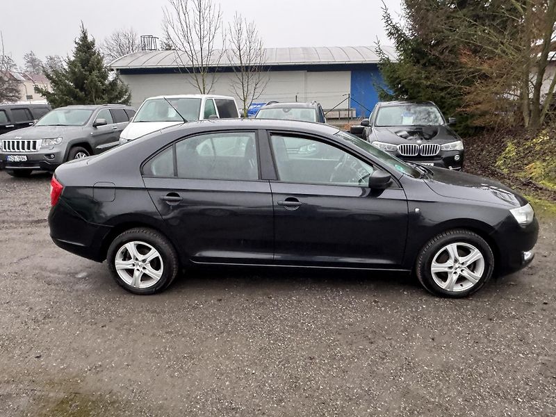 Škoda Rapid 1.2 TSI PARKTRONIC - fotka 4 z 17
