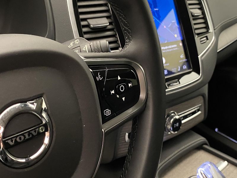 Volvo XC90 B5 AWD DARK PLUS AUT CZ 7m - fotka 21 z 67