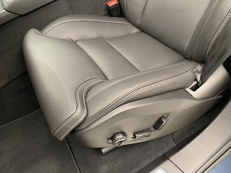 Volvo XC90 (2026) T8 AWD Plug-in DARK PLUS 7m - fotka 24 z 67