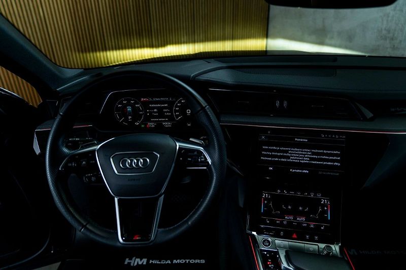 Audi e-tron 55 300kW SB BlackEd Taž ZÁRUKA - fotka 20 z 40