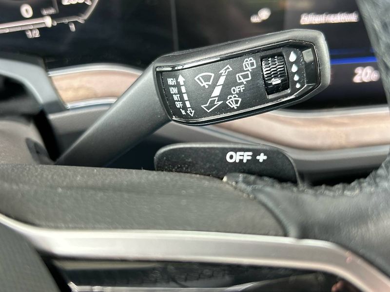 Volkswagen Touareg (2021) 3.0 TDI 8AUT 4MOTION R-Line - fotka 14 z 32