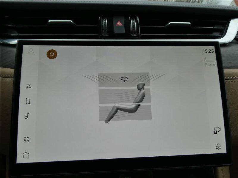 Jaguar F-Pace 2,0 P250 SE 1Maj, ČR DPH - fotka 28 z 38