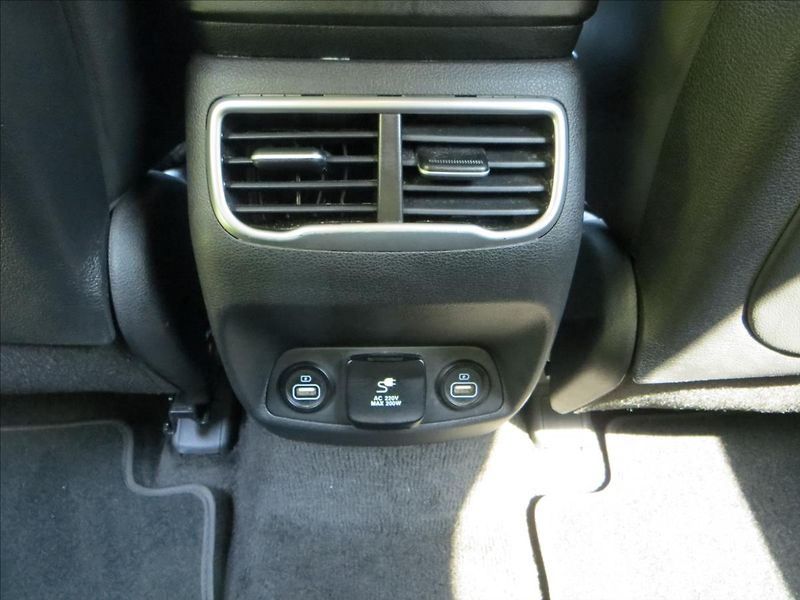 Hyundai Santa Fe 2,2 CRDi 142kW AUT Smart ČR - fotka 28 z 29