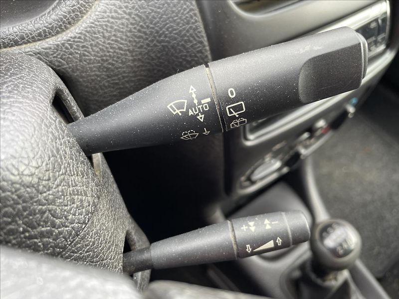 Peugeot 206 1,4i 55kW*tažné*Zachovalé auto - fotka 20 z 36
