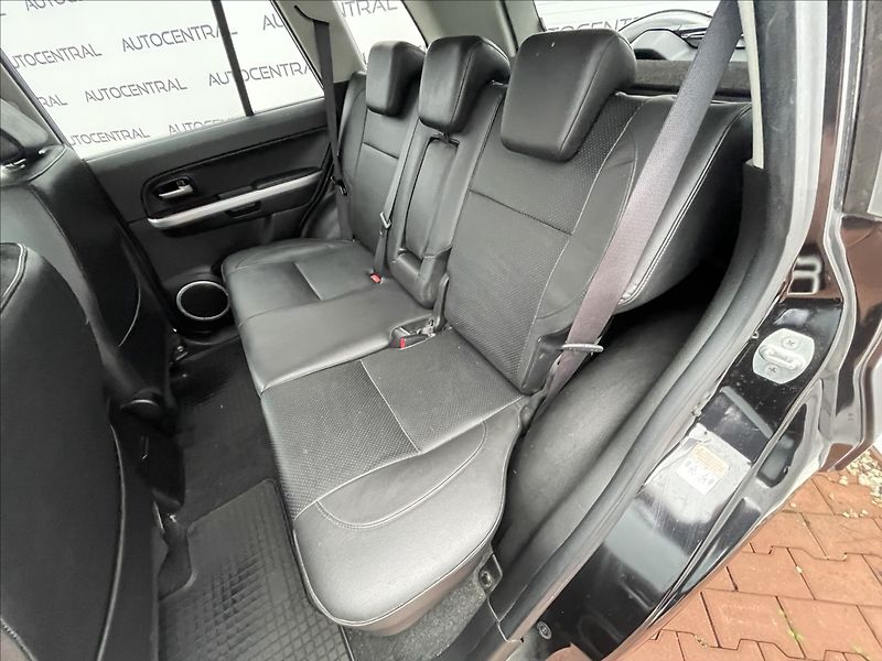 Suzuki Grand Vitara 2,0 i,103kW,4x4 - fotka 24 z 24