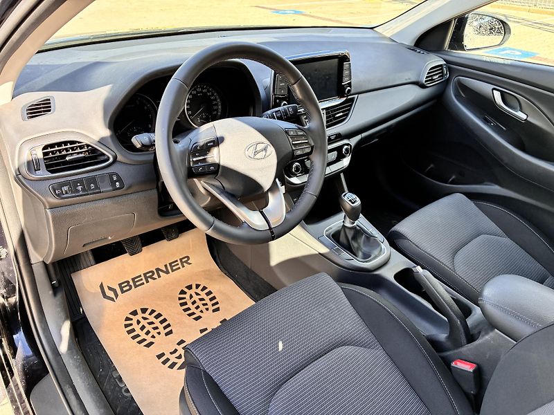 Hyundai i30 1.5DPi 81kW COMFORT ALU        - fotka 9 z 23
