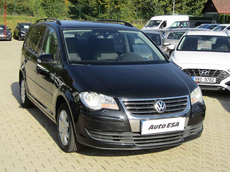 Volkswagen Touran (2008) 1.9 TDi, 1.maj, Xenon - fotografie inzerátu