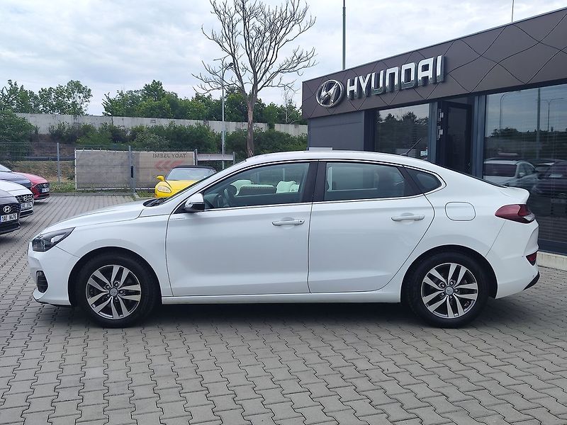 Hyundai i30 1.0 T-GDI/88kW Komfort - fotka 8 z 29