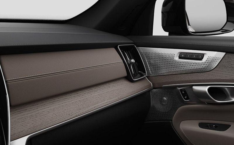Volvo XC90 (2026) B5 AWD ULTRA DARK - fotka 13 z 16