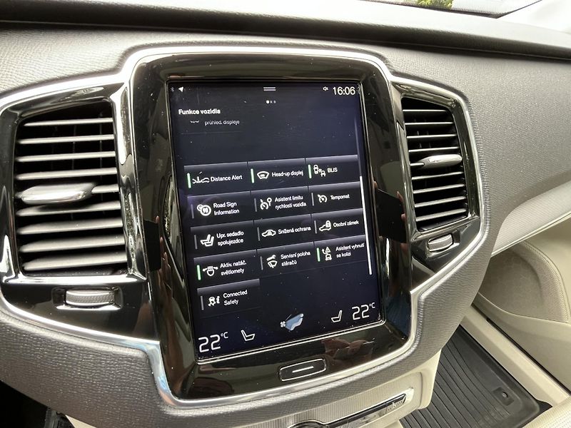 Volvo XC90 (2016) T8 AWD TWIN-ENGINE INSCRIPTION - fotka 32 z 47