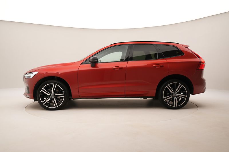 Volvo XC60 B5 AWD R-DESIGN AUT CZ - fotka 10 z 55