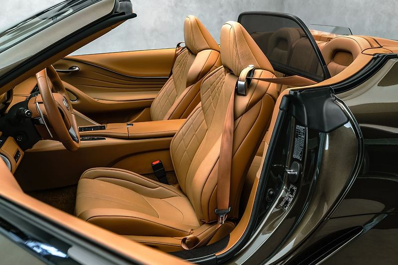 Lexus LC 500 Cabrio Performance - fotka 16 z 22