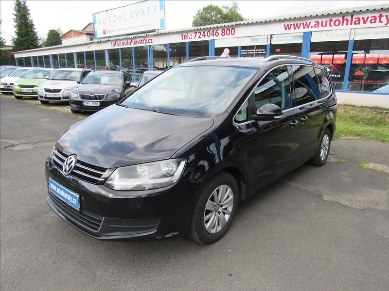 Volkswagen Sharan 2,0 TDi 103kW 5 míst - fotka 1 z 35