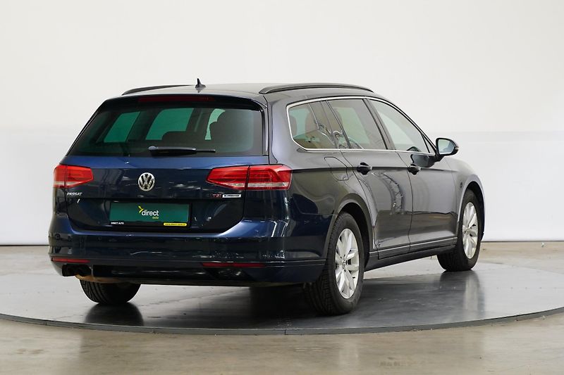 Volkswagen Passat - fotka 2 z 27