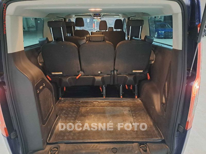 Ford Tourneo Custom (2016) 2.0TDCi L2 9míst, Limited, TZ - fotka 13 z 13