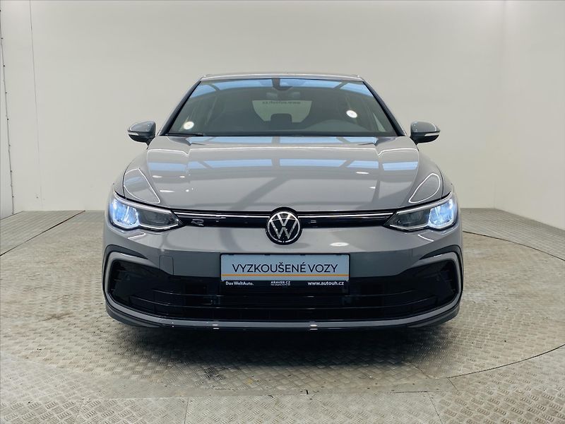 Volkswagen Golf 1,5 R-line - fotka 4 z 26